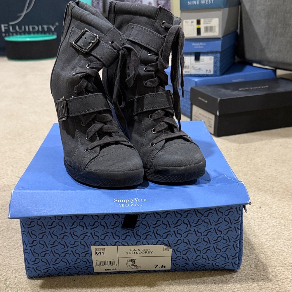 Simply Vera Vera Wang Women's Black Lace Up Boots